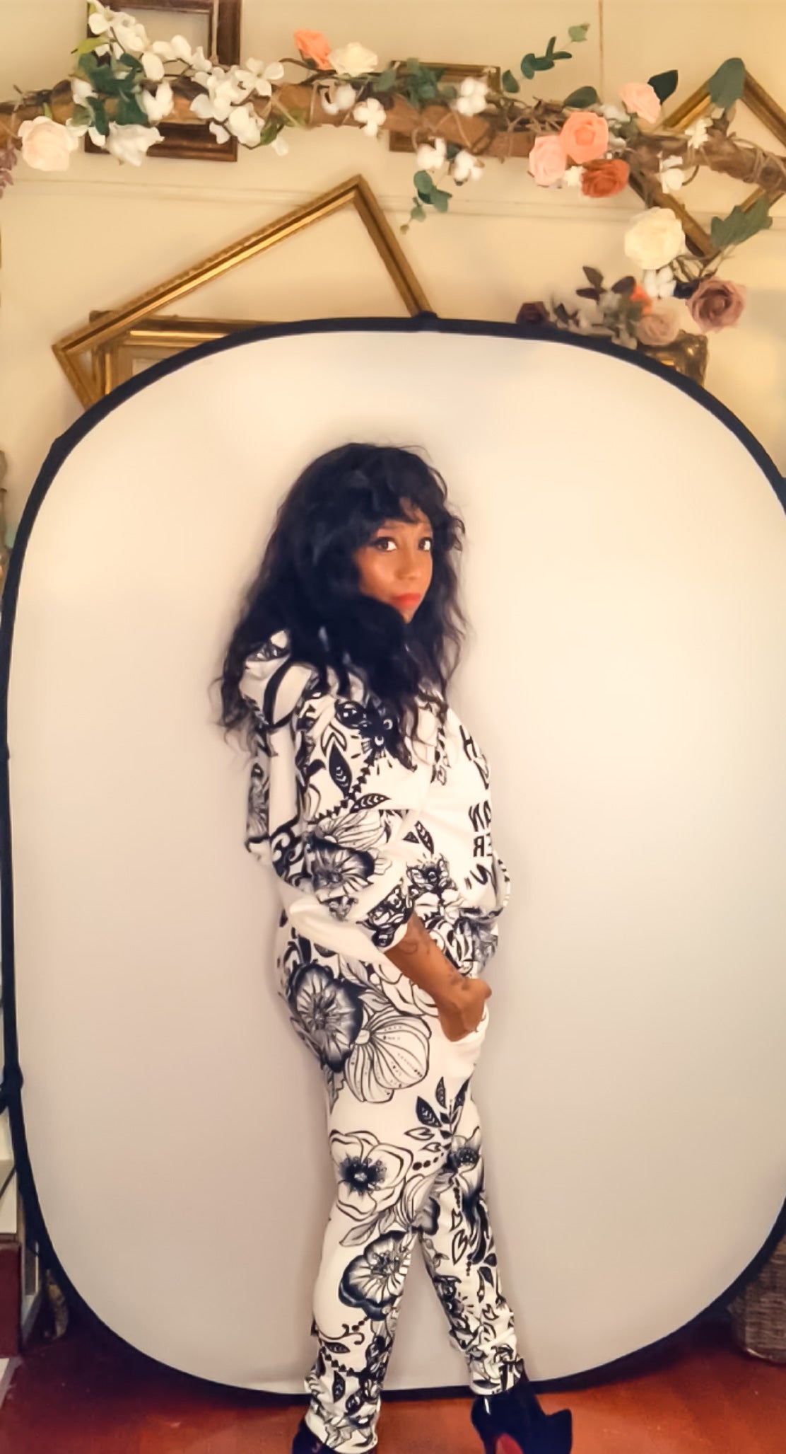 “Powerful - White” x ZZKG Easy-Fit Unisex Jogger